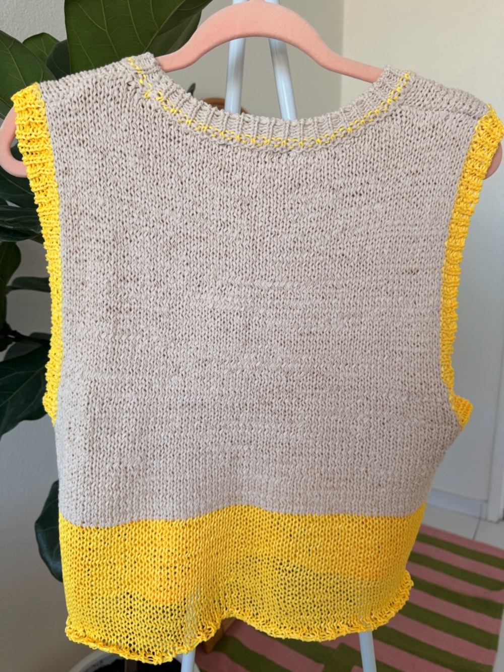 Zara Yellow and Cream Knit VEST - Picture 4 of 13